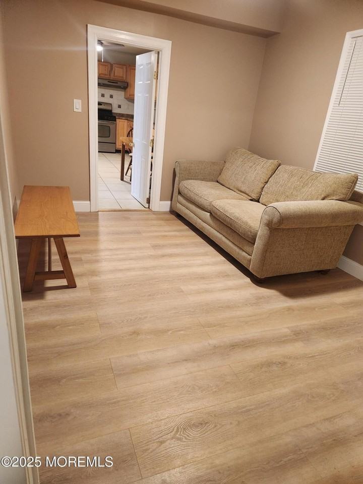 333 Hawthorne Ave - Photo 6 of 14