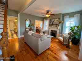 featured image of 118 Broadway