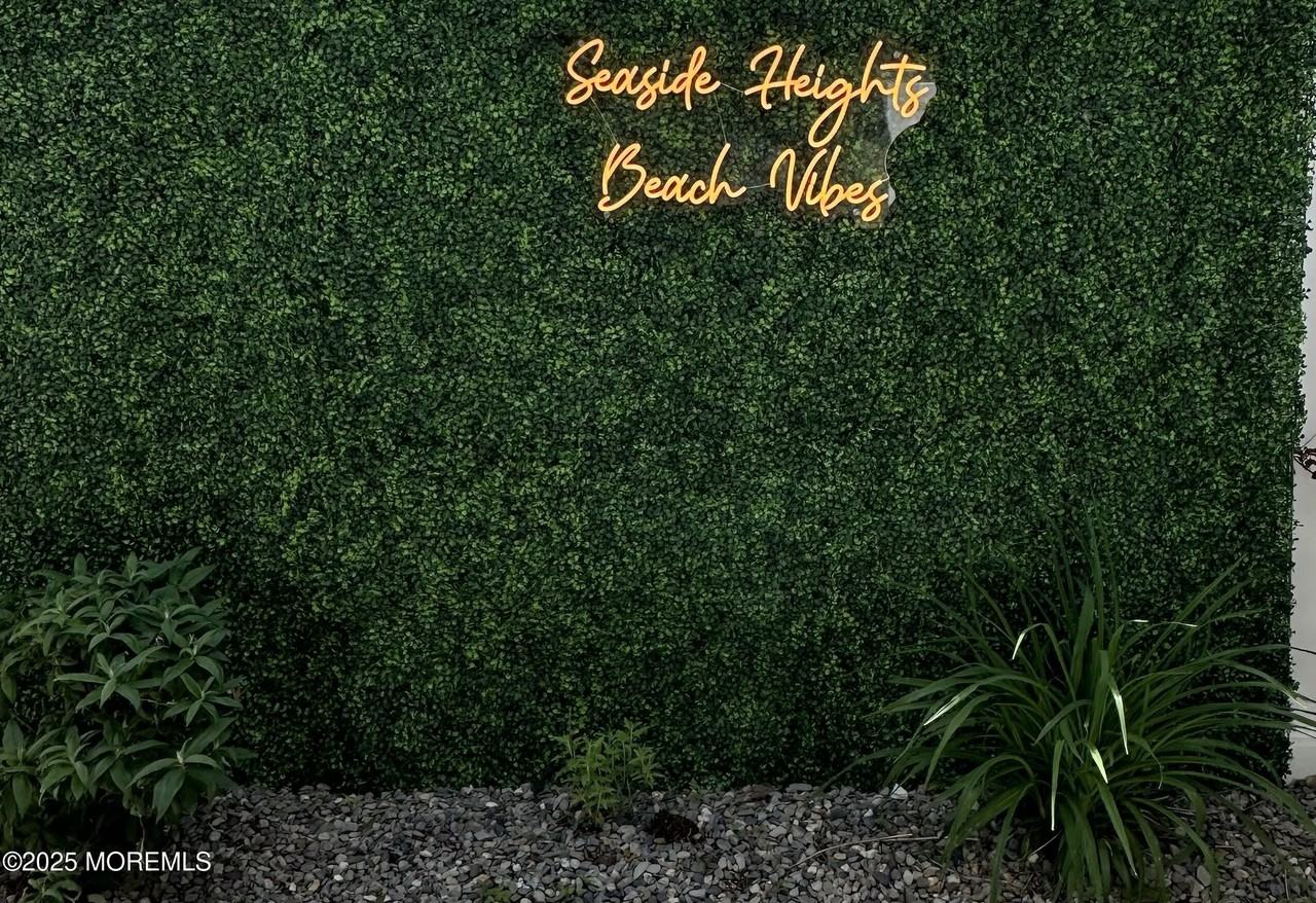 53 Sheridan Ave - Photo 6 of 37