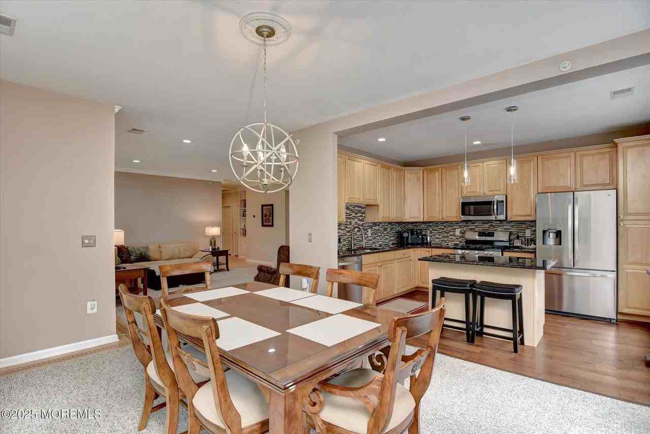 594 Saint Andrews Place - Photo 6 of 35