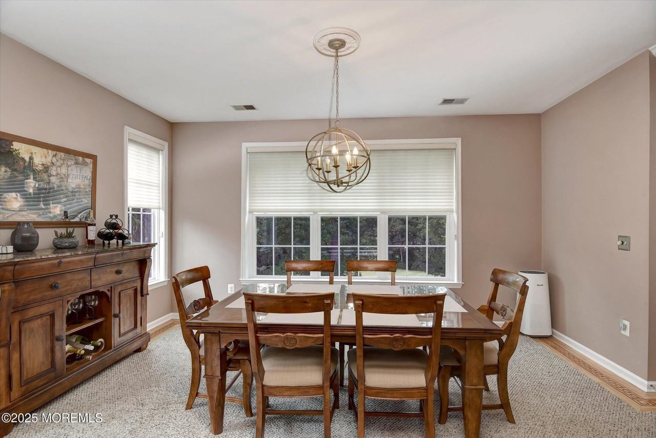 594 Saint Andrews Place - Photo 7 of 35