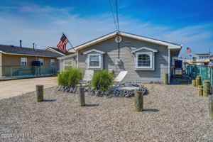 featured image of 28 S Los Angeles Dr