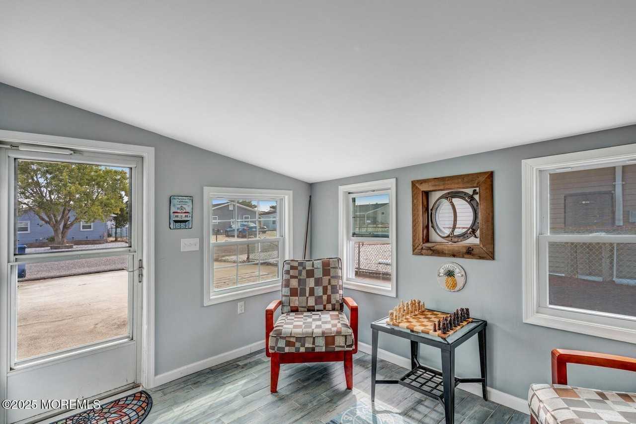 28 S Los Angeles Dr - Photo 5 of 37