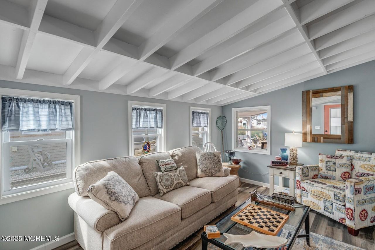 28 S Los Angeles Dr - Photo 6 of 37