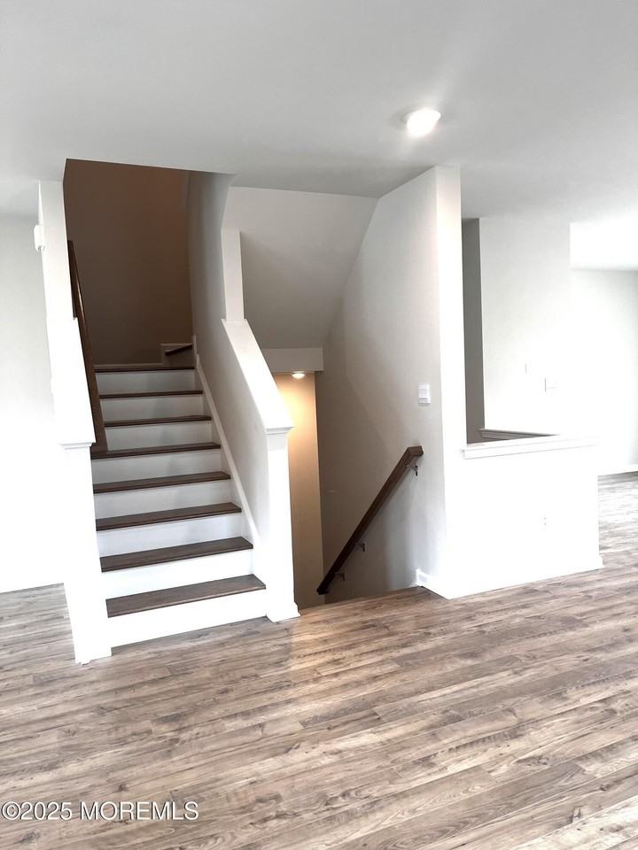 18 Rothbury Ct - Photo 7 of 27