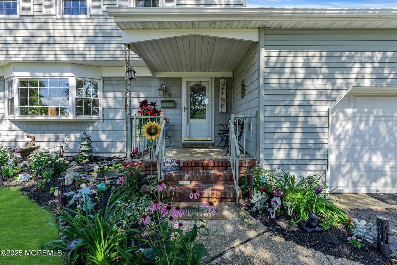 6 Munroe Avenue - Photo 2 of 27