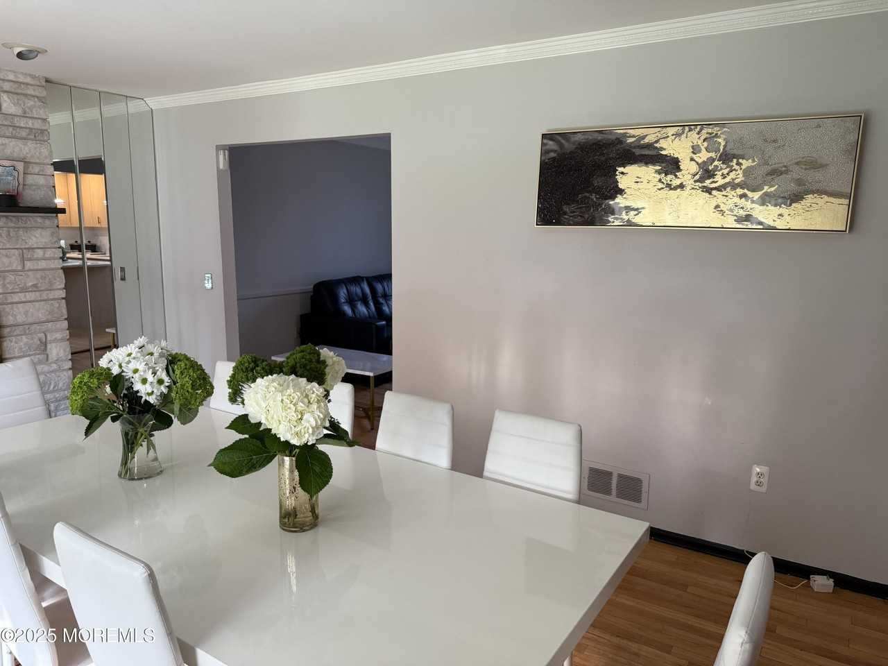 241 Cliftwood Rd - Photo 3 of 27