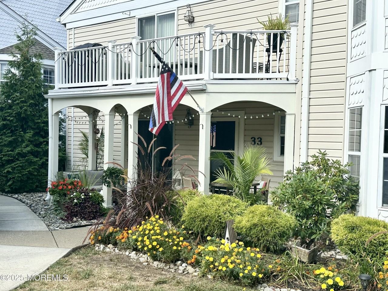 33 Tulip Lane - Photo 2 of 25