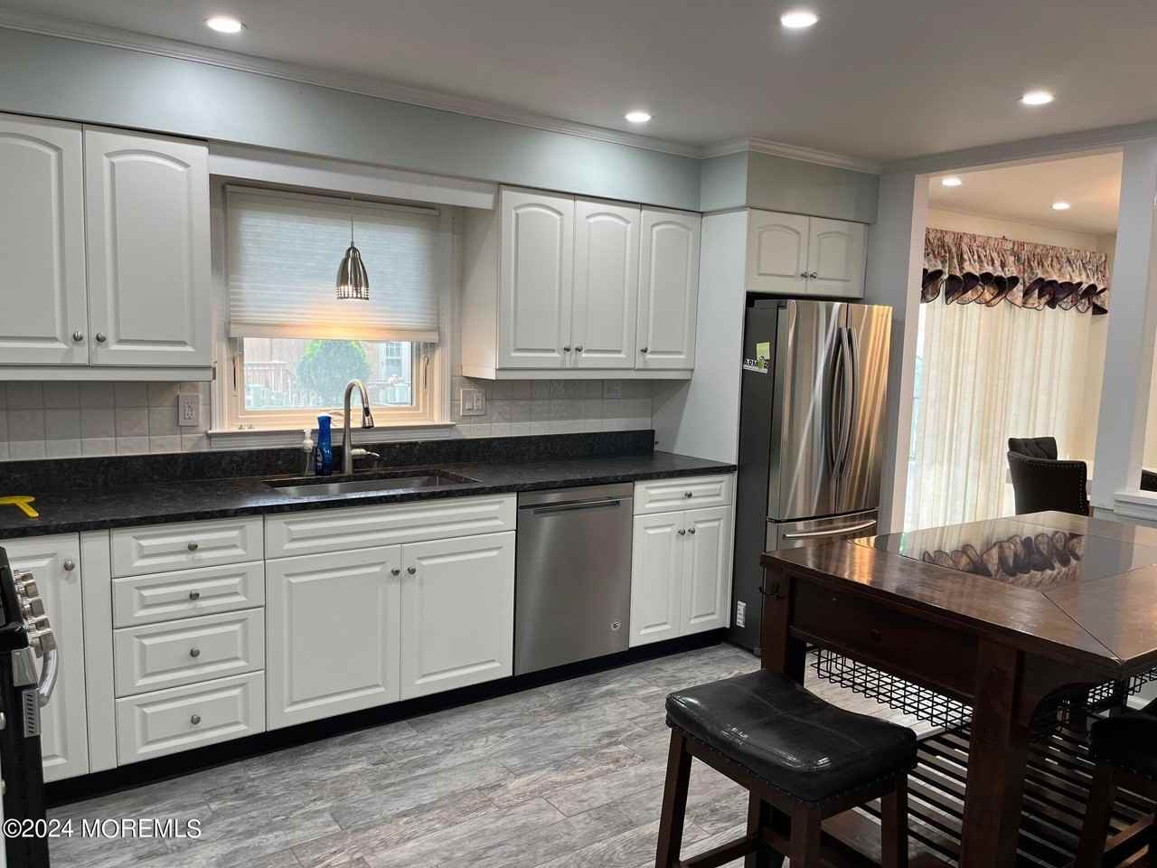 106 Pear St - Photo 4 of 21