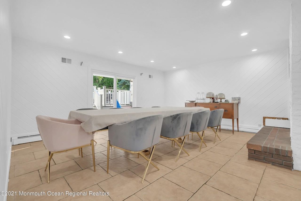 45 Roslyn Ct - Photo 4 of 35