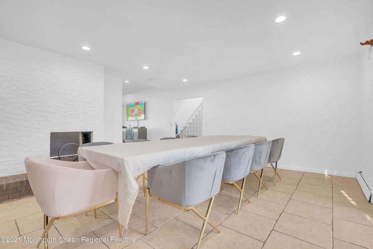 45 Roslyn Ct - Photo 5 of 35