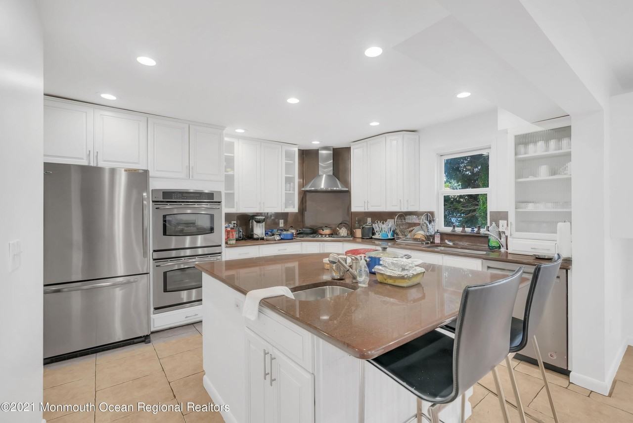 45 Roslyn Ct - Photo 6 of 35