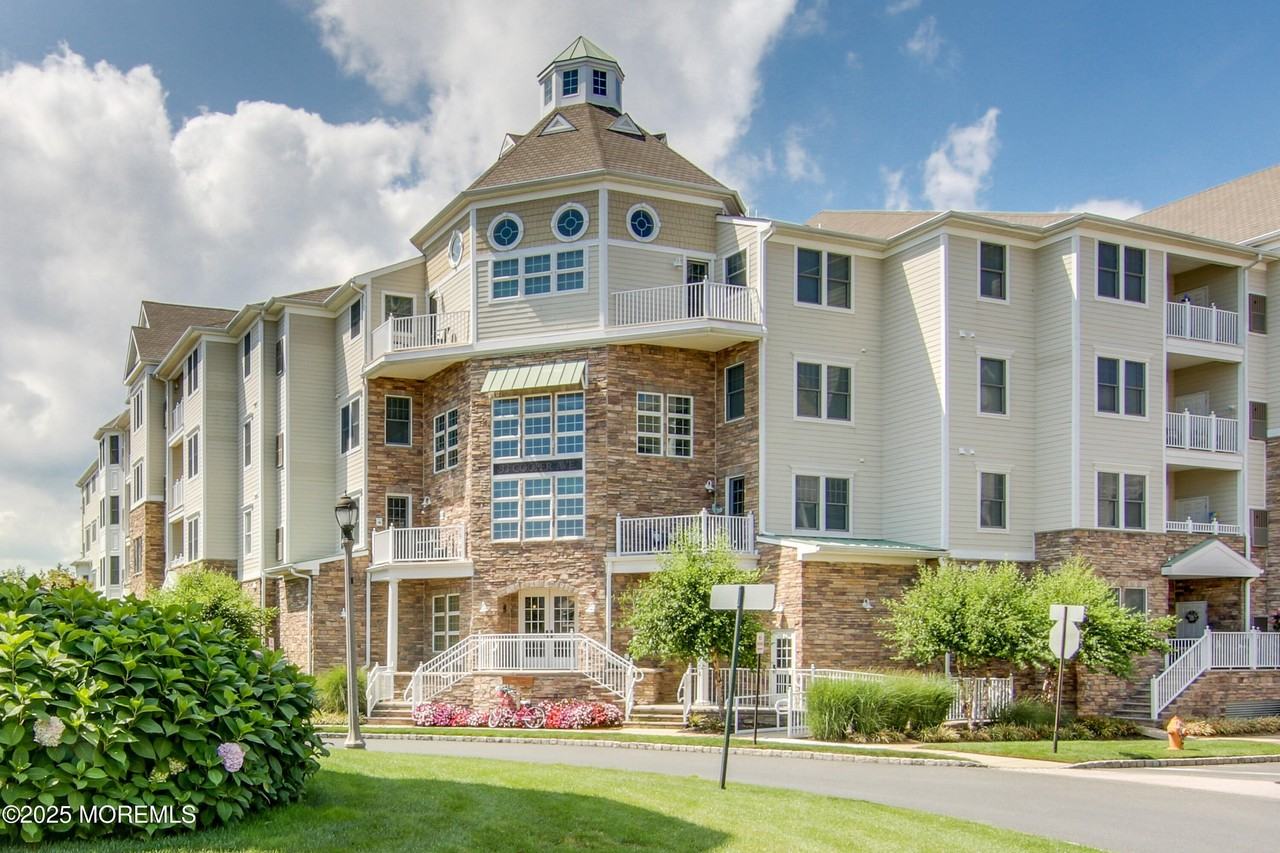 33 Cooper Ave Unit 210 #210 - Photo 3 of 12