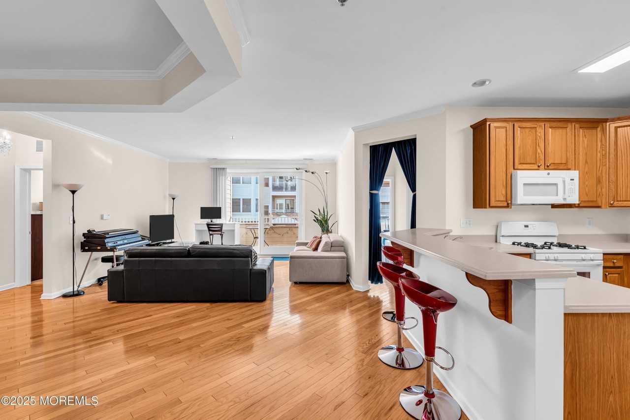 33 Cooper Ave Unit 210 #210 - Photo 4 of 12