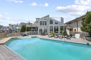 featured image of 14 Toledo Dr