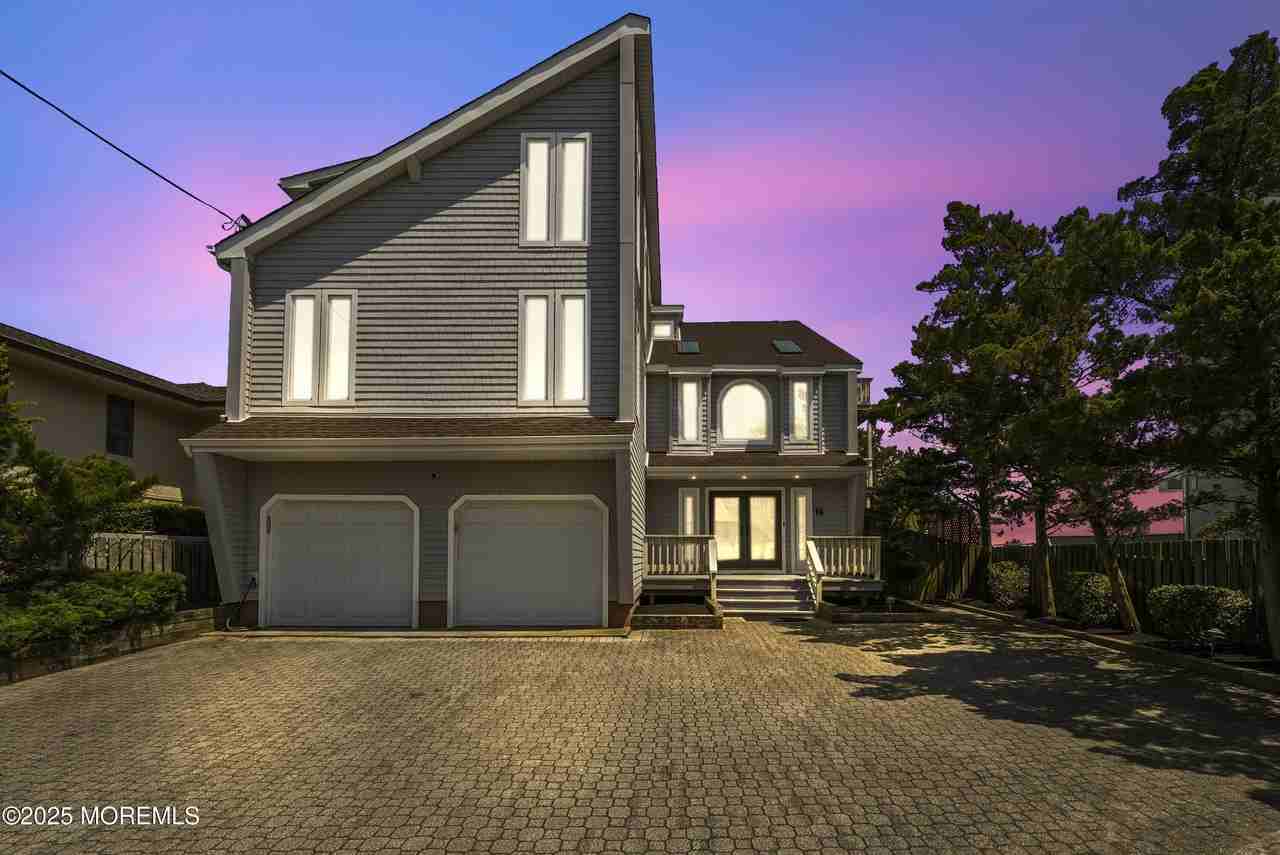 14 Toledo Dr - Photo 2 of 50