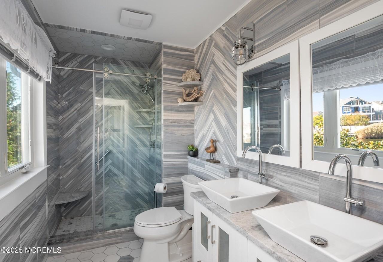 408 Coolidge Ave Unit 2 #2 - Photo 7 of 9