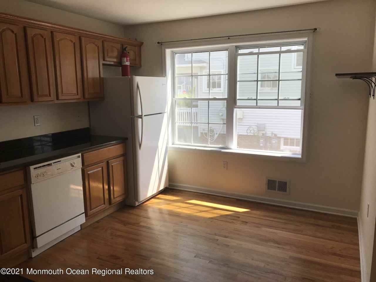 112 Morris Ave Apt B #B - Photo 5 of 23