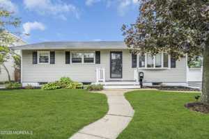 featured image of 22 Bryant Dr