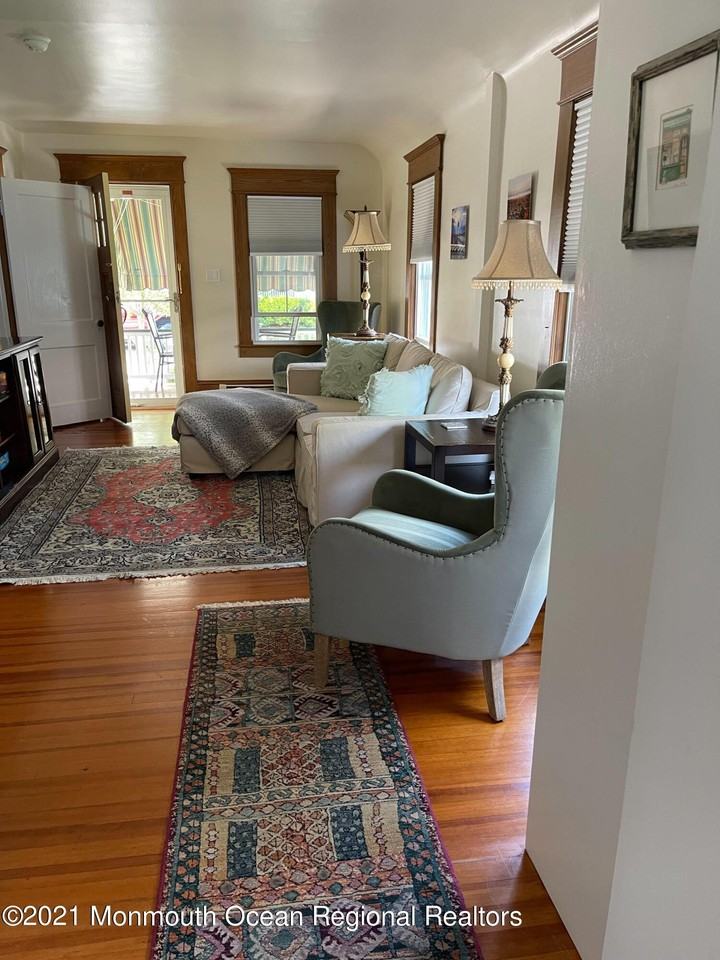 56 Franklin Ave - Photo 6 of 23