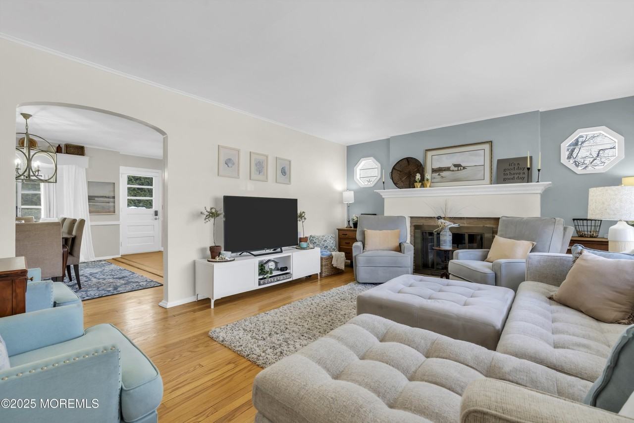 351 Euclid Ave - Photo 7 of 26