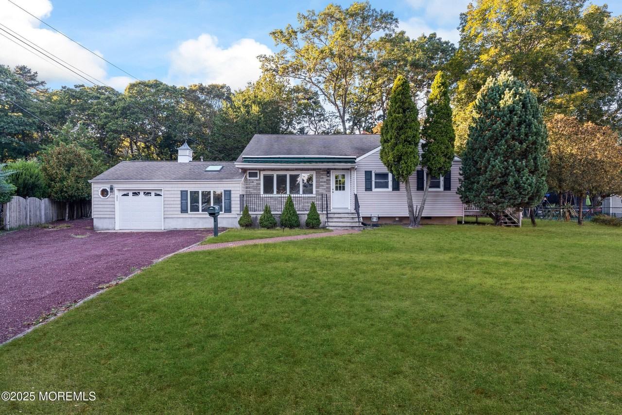 42 Arno St - Photo 2 of 41