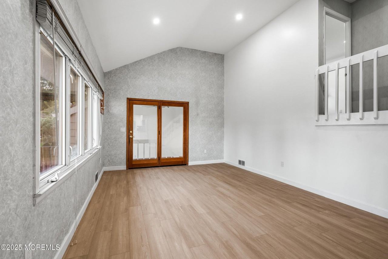 42 Arno St - Photo 4 of 41