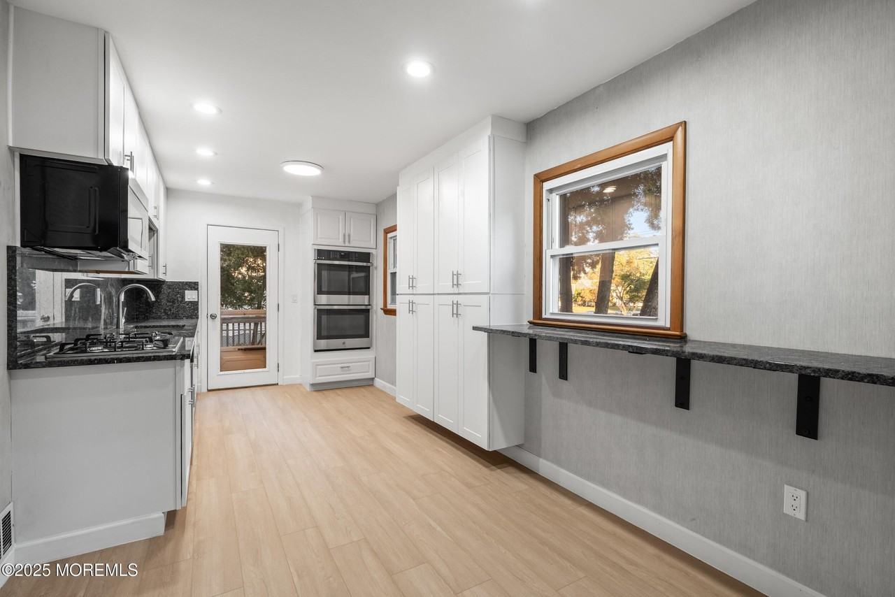 42 Arno St - Photo 7 of 41