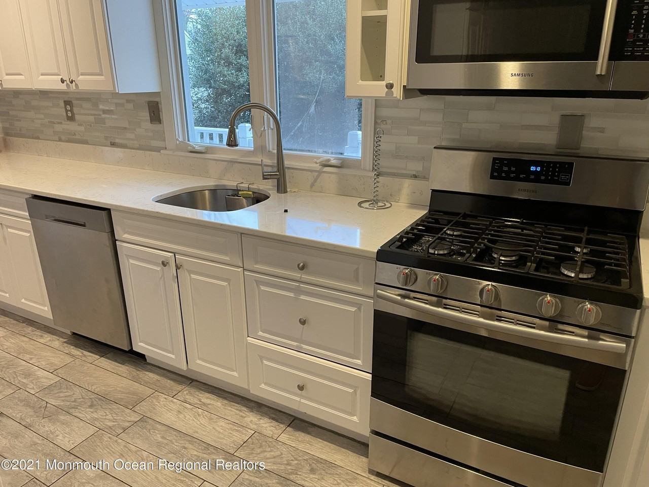 2 Phoenix Pkwy - Photo 2 of 9