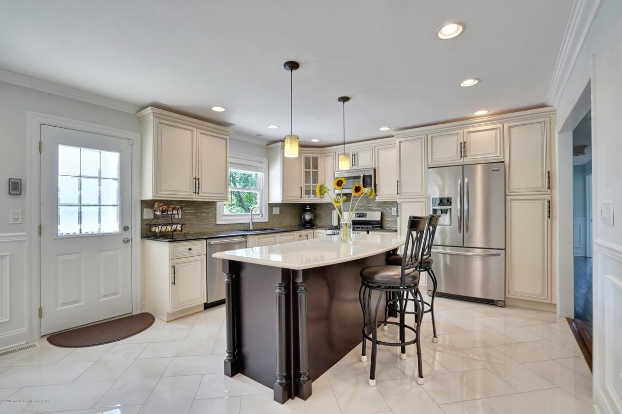 785 Norwood Ave - Photo 3 of 21