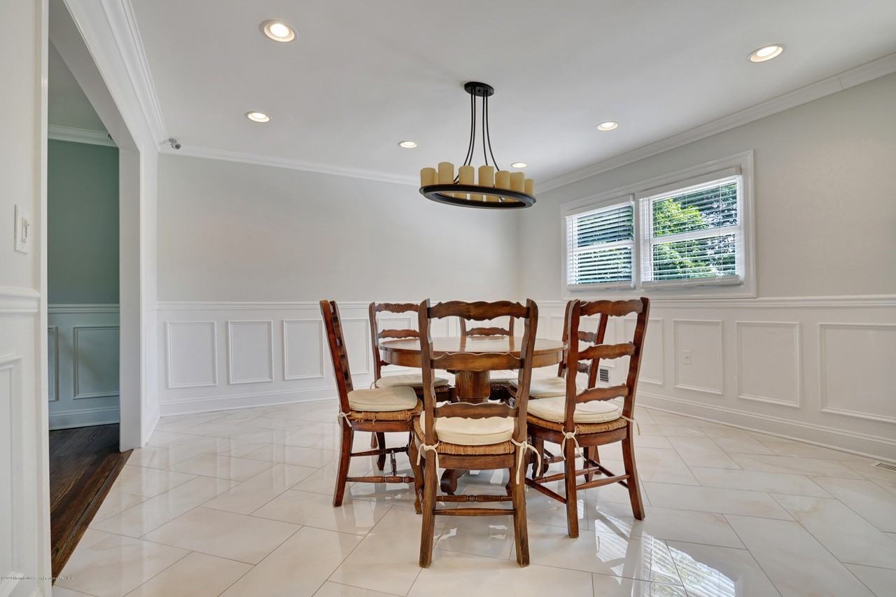 785 Norwood Ave - Photo 5 of 21