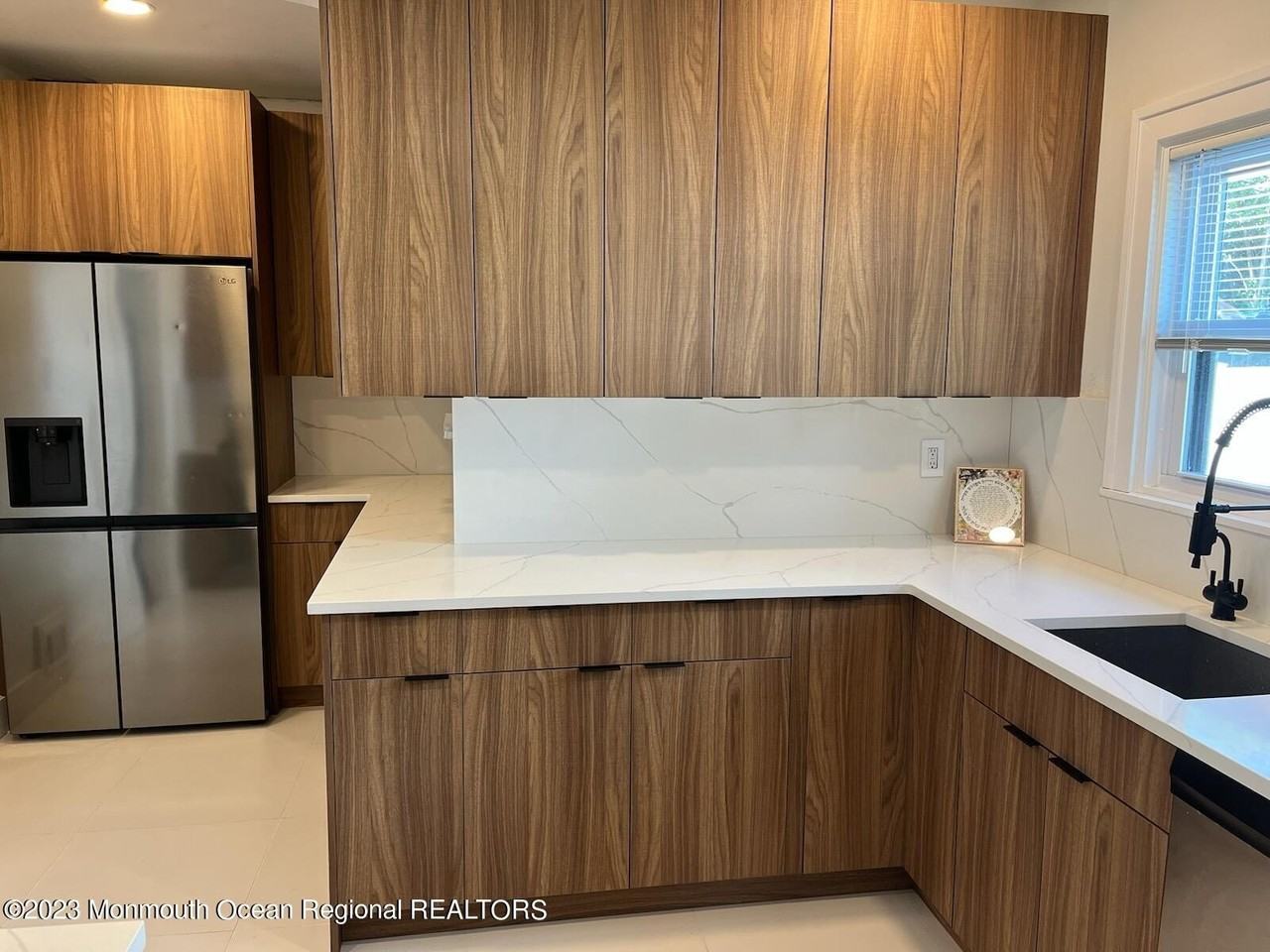 208 Lockwood Pl - Photo 5 of 17