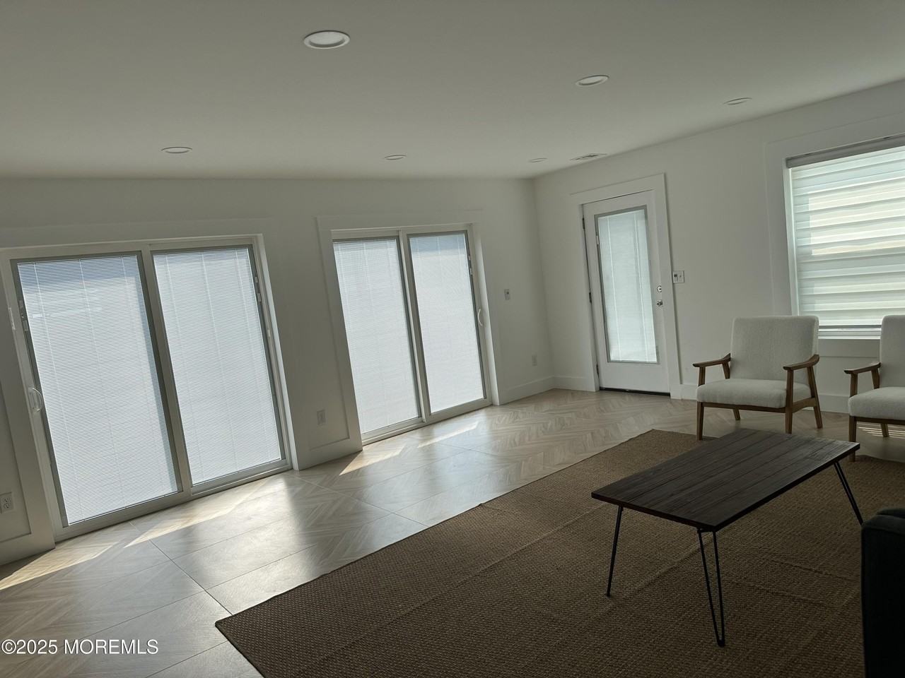 208 Lockwood Pl - Photo 7 of 17