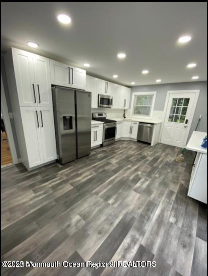 437 Redmond Ave - Photo 5 of 26