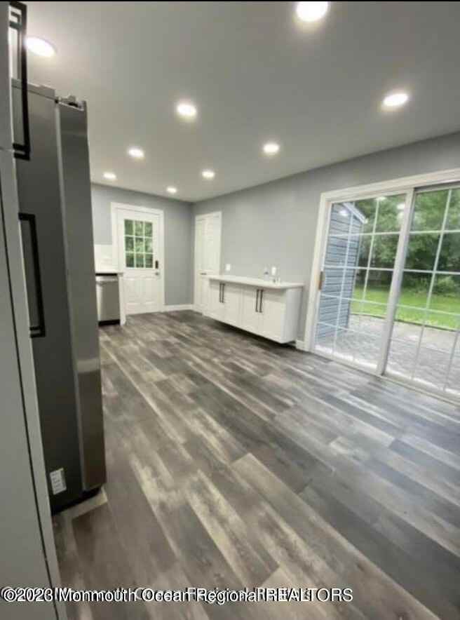 437 Redmond Ave - Photo 7 of 26