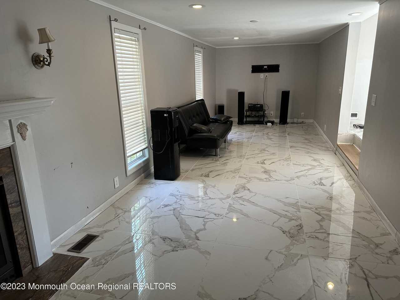 24 Barbara Ln - Photo 6 of 17