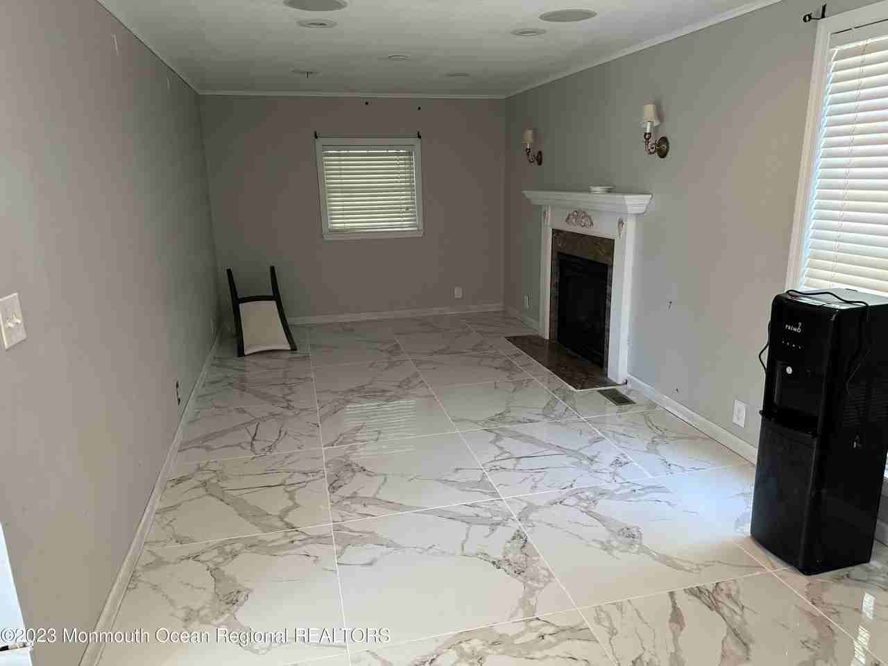 24 Barbara Ln - Photo 7 of 17