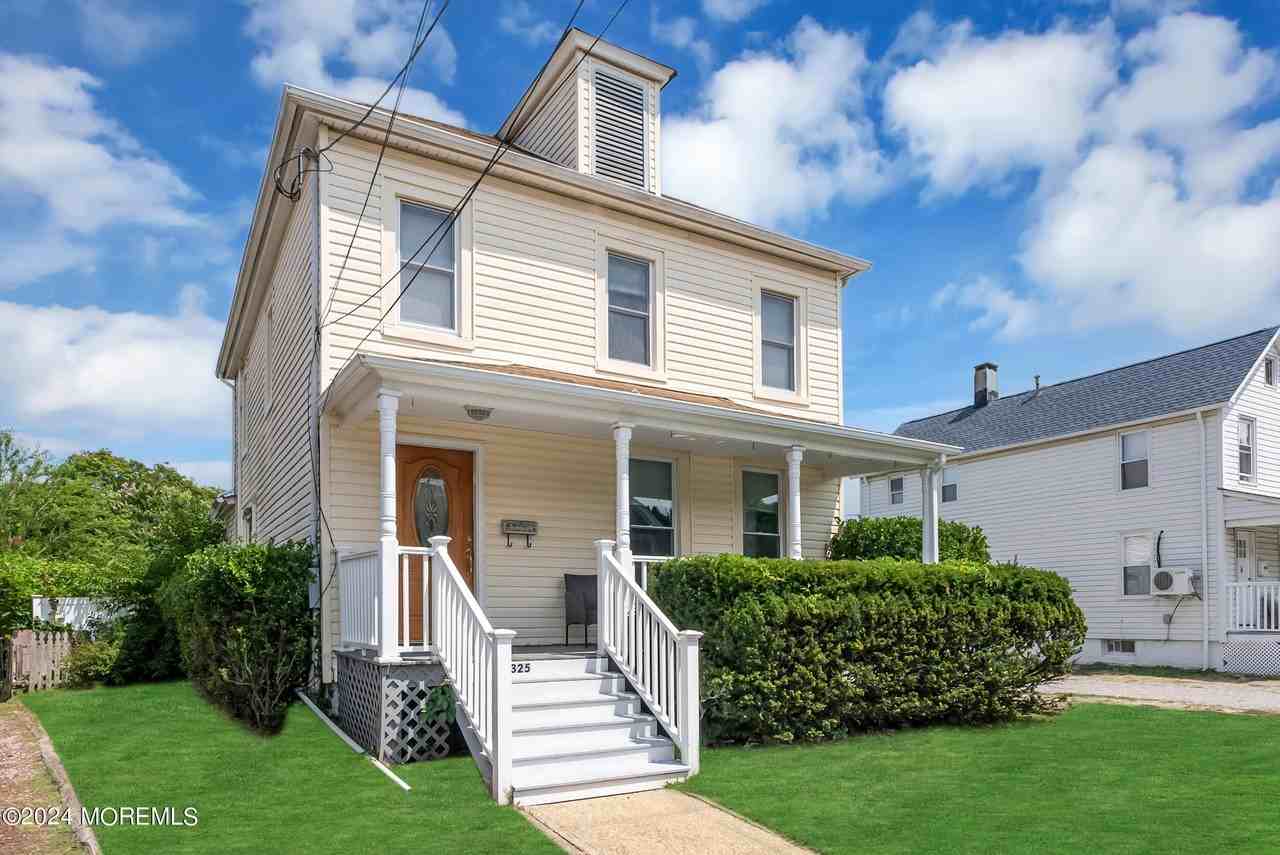 325 Roosevelt Avenue - Photo 6 of 37