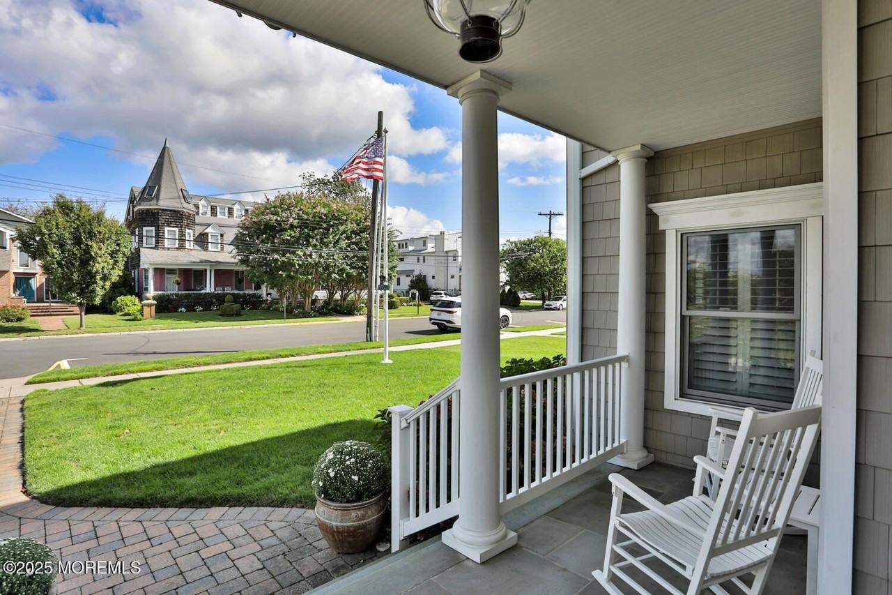 109 Salem Ave - Photo 3 of 50