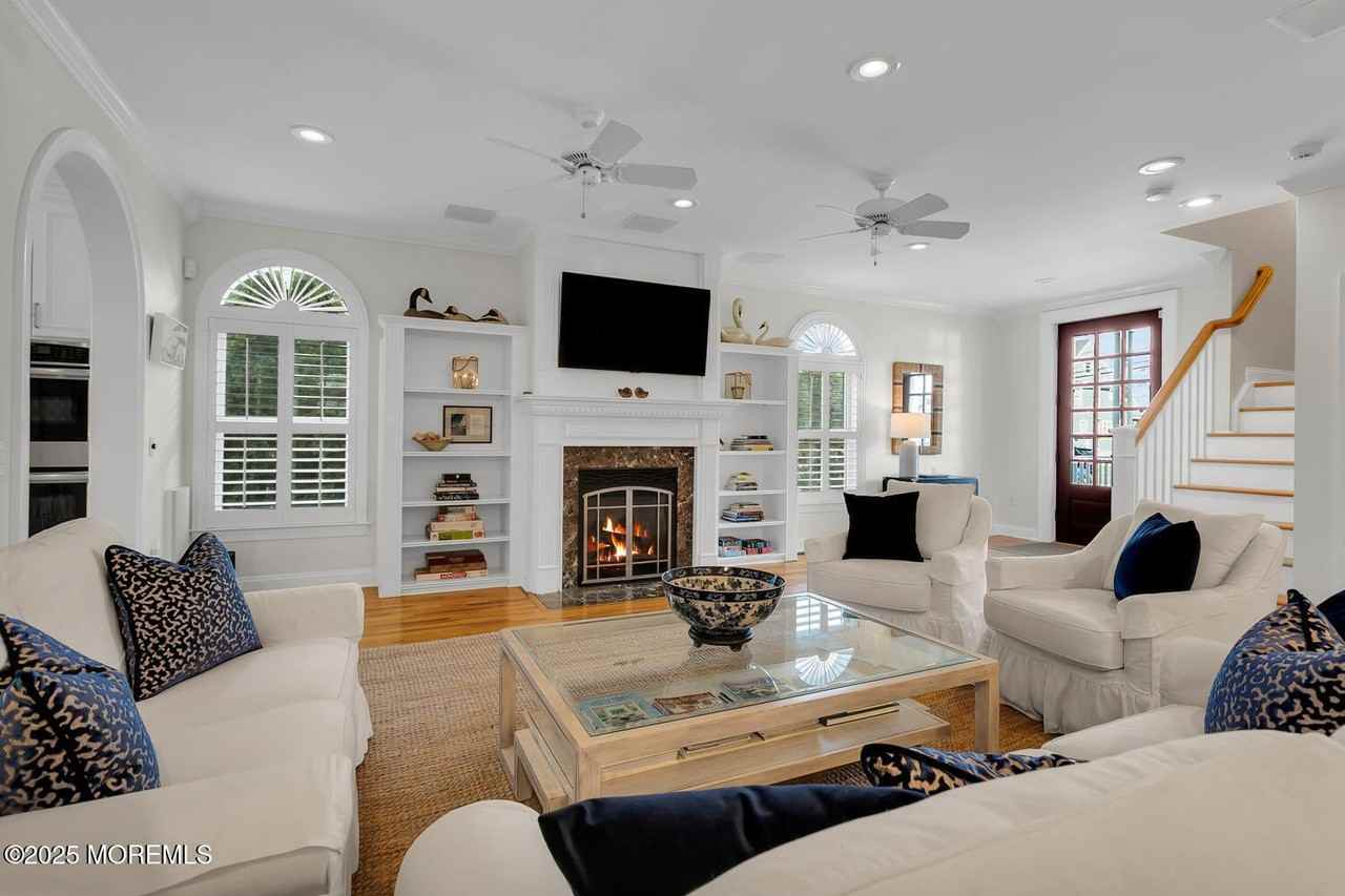 109 Salem Ave - Photo 7 of 50