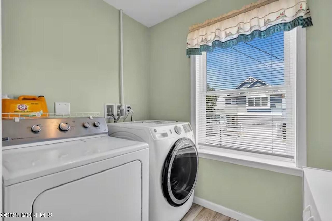 334 E Bayview Ave - Photo 2 of 8