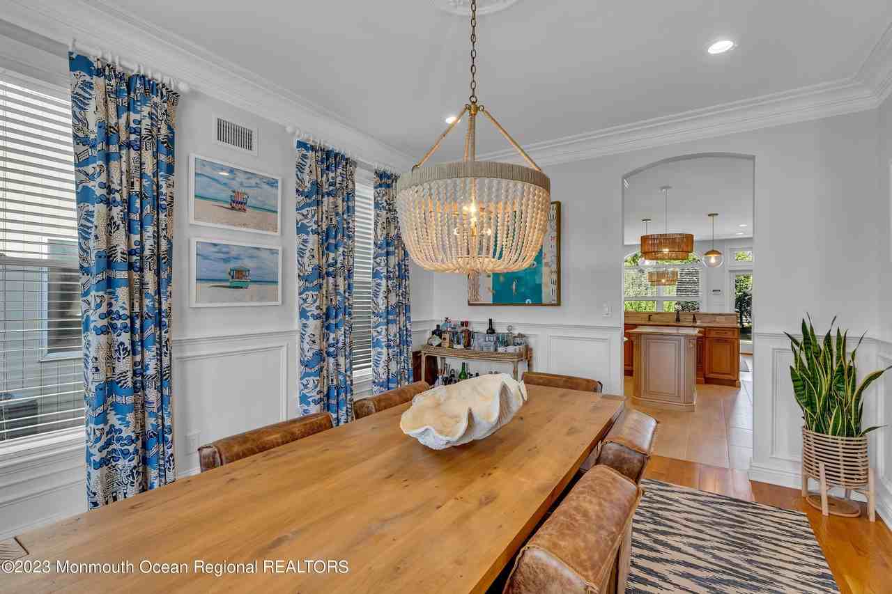 105 Beacon Boulevard - Photo 4 of 26