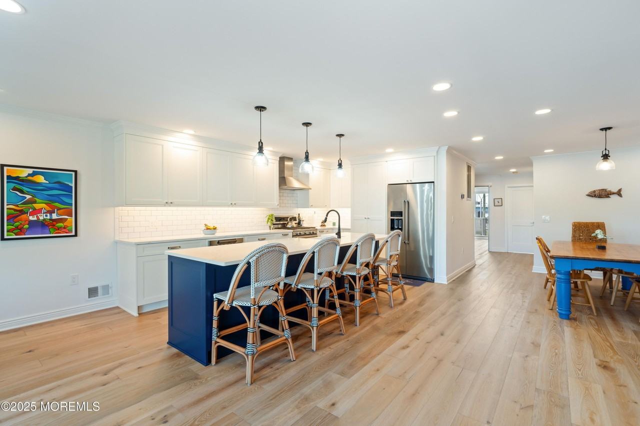 118 Ashley Ave - Photo 7 of 34