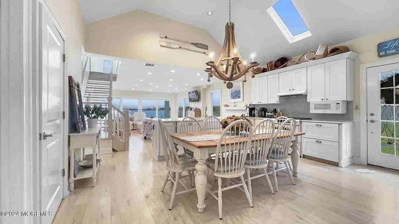 9 Pocano Ave #A - Photo 5 of 29