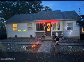 featured image of 127 Pinehurst Road