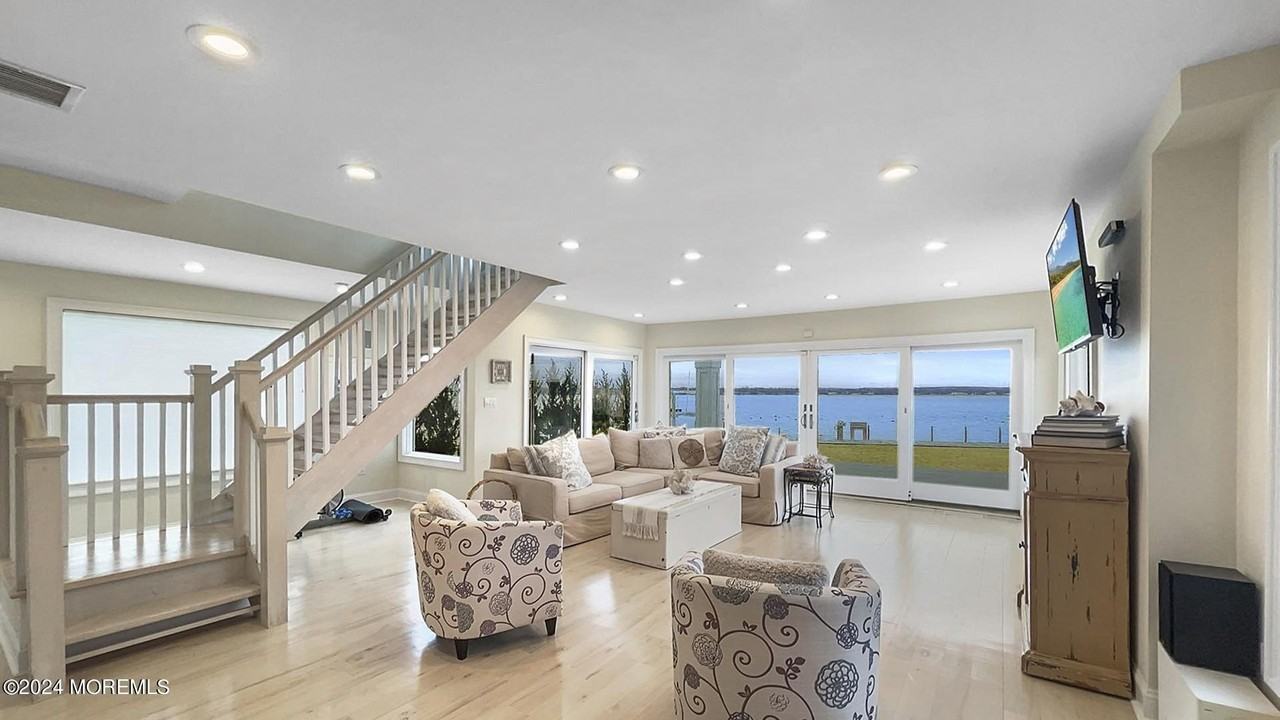 9 Pocano Ave #A - Photo 4 of 29