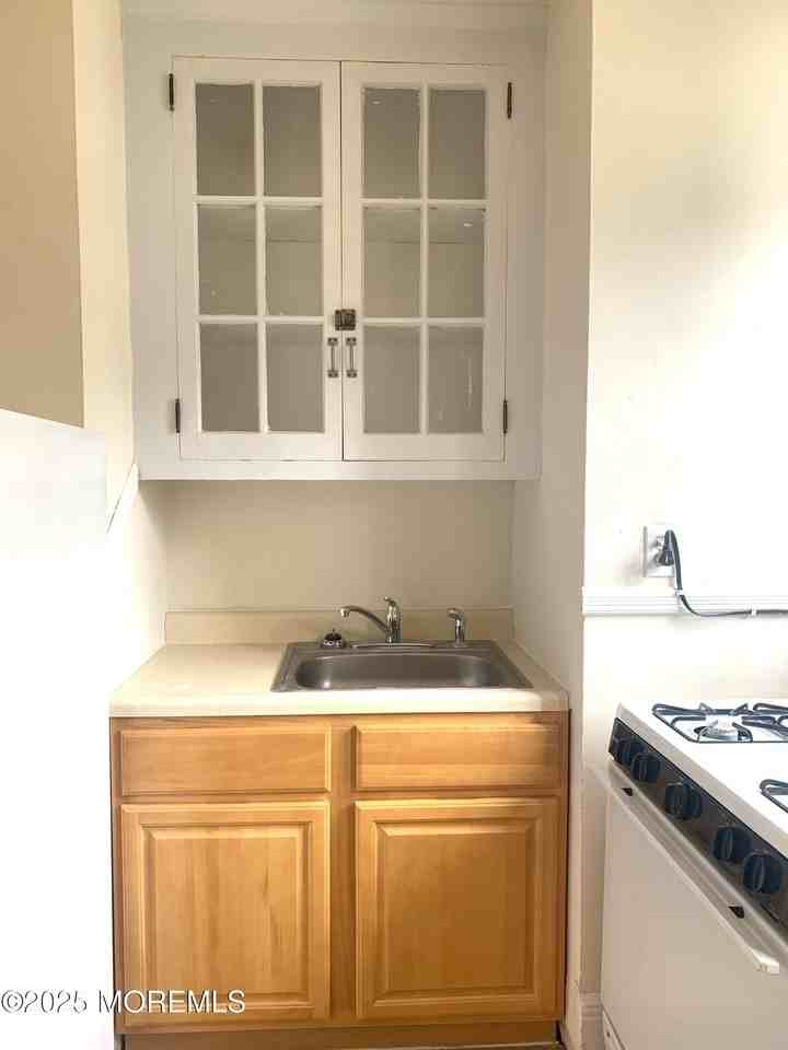 207 Woodbridge Ave Apt A #A - Photo 7 of 12