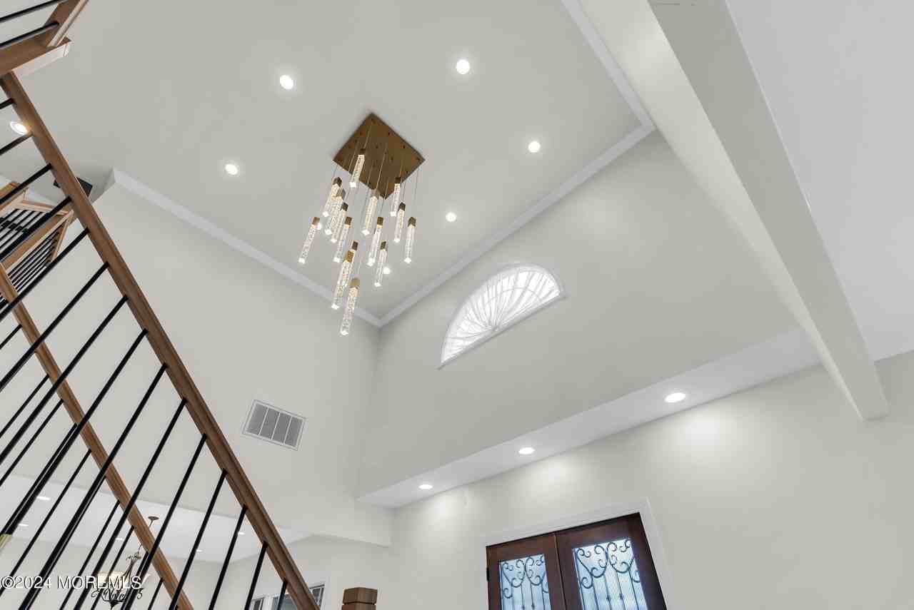 22 Meadow Ln - Photo 7 of 38