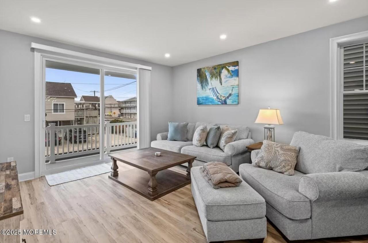 205 Carteret Ave - Photo 2 of 45