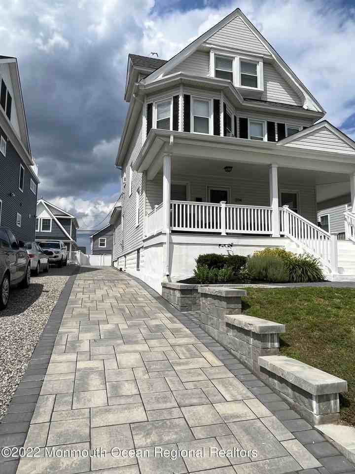 204 4th Ave - Photo 2 of 24